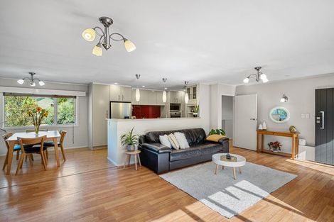 Photo of property in 8 Capricorn Place, Browns Bay, Auckland, 0630