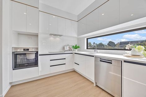 Photo of property in 252 Pakuranga Road, Pakuranga Heights, Auckland, 2010
