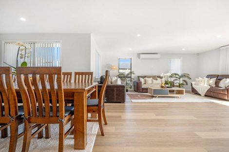 Photo of property in 8 Evan Tasman Lane, Waiuku, 2123