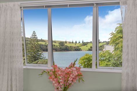 Photo of property in 90 Shakespear Road, Army Bay, Whangaparaoa, 0930