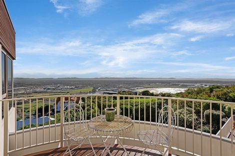 Photo of property in 210 Cannon Hill Crescent, Mount Pleasant, Christchurch, 8081