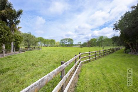 Photo of property in 832 Old North Road, Waimauku, 0882