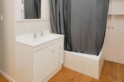 Photo of property in 3/9 Lenihan Street, Northcote, Auckland, 0627