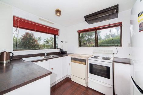 Photo of property in 386 Glenfield Road, Glenfield, Auckland, 0629