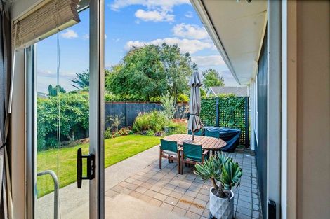 Photo of property in 37 Oakley Crescent, Hornby, Christchurch, 8042