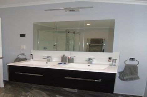 Photo of property in 26 Ramphal Terrace, Khandallah, Wellington, 6035