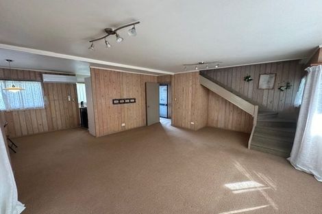 Photo of property in 4 Westpark Drive, West Harbour, Auckland, 0618
