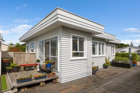 Photo of property in 5 Rainsford Street, Moturoa, New Plymouth, 4310