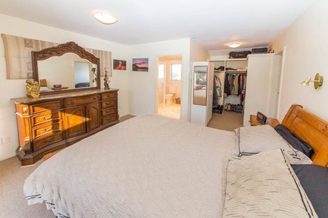 Photo of property in 114 Napier Road, Havelock North, 4130