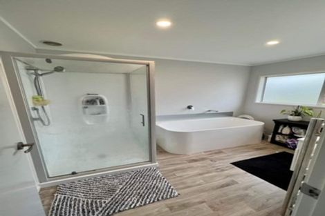 Photo of property in 62a Lauderdale Road, Birkdale, Auckland, 0626