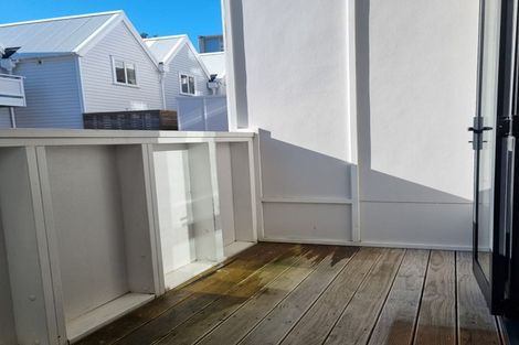 Photo of property in Pirie Street Townhouses, 35u2 Pirie Street, Mount Victoria, Wellington, 6011