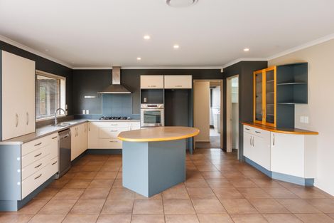 Photo of property in 12 Johnstone Drive, Fitzherbert, Palmerston North, 4410