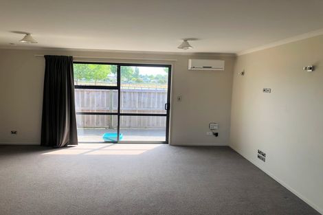 Photo of property in 102u7 Old Farm Road, Hamilton East, Hamilton, 3216
