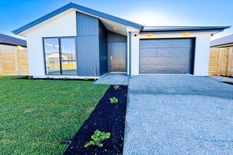 Photo of property in 15 Mccahon Lane, Rolleston, 7615