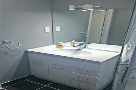 Photo of property in 17 Lemnos Place, Titirangi, Auckland, 0604