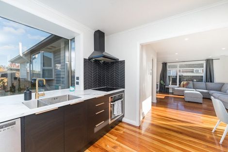 Photo of property in 5a Ayr Place, Hokowhitu, Palmerston North, 4410