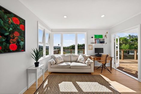 Photo of property in 23 Cliff Road, Torbay, Auckland, 0630