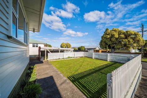 Photo of property in 4 Rosendale Avenue, Spotswood, New Plymouth, 4310