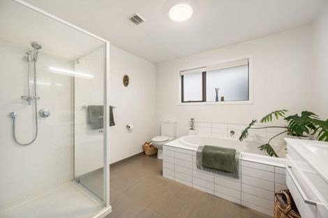 Photo of property in 11 Hikuwai Drive, Albert Town, Wanaka, 9305