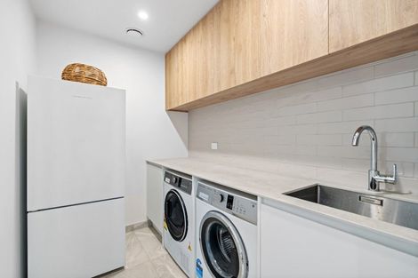 Photo of property in 235 One Tree Point Road, One Tree Point, 0118