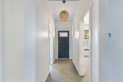 Photo of property in 130 Vivian Street, New Plymouth, 4310