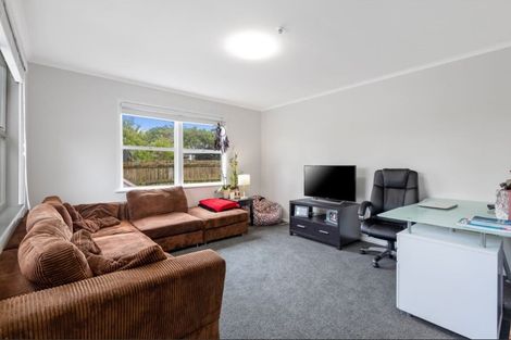Photo of property in 2/35 Glenvar Road, Torbay, Auckland, 0630
