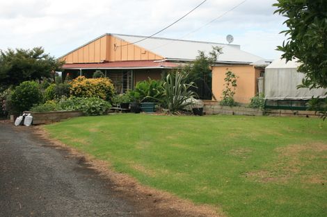Photo of property in 236 Kiwitahi Road, Helensville, 0875