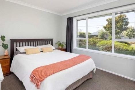 Photo of property in 215 Avonhead Road, Avonhead, Christchurch, 8042