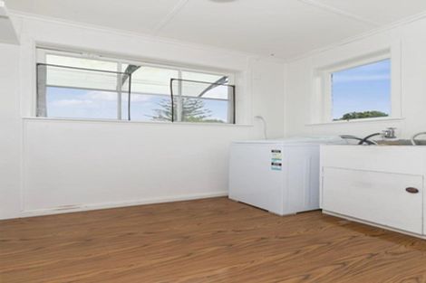 Photo of property in 3154 Great North Road, New Lynn, Auckland, 0600