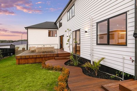 Photo of property in 4 The Landing, Riverhead, 0820