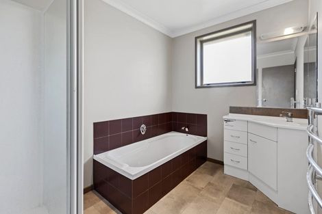 Photo of property in 27 Golden Sands Drive, Papamoa Beach, Papamoa, 3118