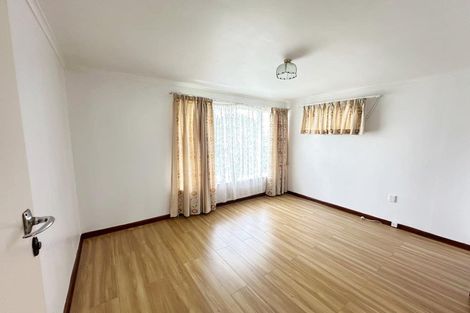 Photo of property in 204 Edmonton Road, Te Atatu South, Auckland, 0610