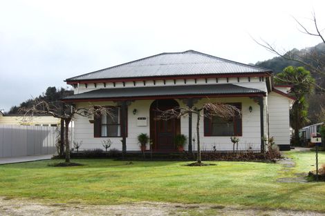 Photo of property in 4 Herald Street, Reefton, 7830