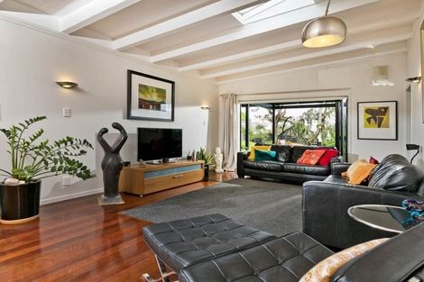 Photo of property in 53a Greenhithe Road, Greenhithe, Auckland, 0632