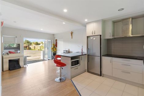 Photo of property in 90 Union Road, Howick, Auckland, 2014