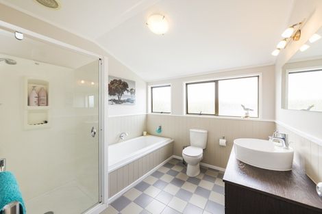 Photo of property in 19a Stewart Crescent, Hokowhitu, Palmerston North, 4410