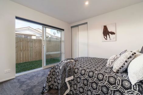 Photo of property in 31a Dawnhaven Drive, Te Atatu Peninsula, Auckland, 0610