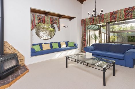 Photo of property in 6 Redoubt Road, Goodwood Heights, Auckland, 2105