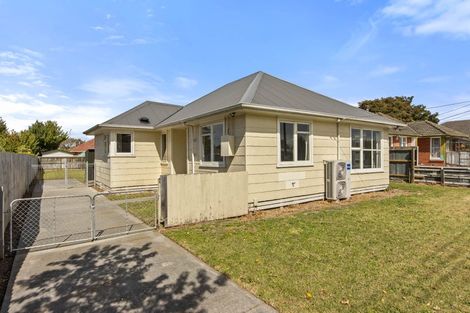 Photo of property in 18 Paddington Street, Northcote, Christchurch, 8052