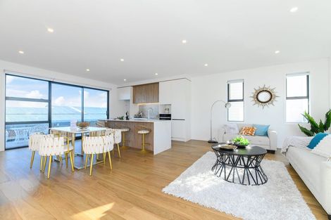 Photo of property in 952b East Coast Road, Northcross, Auckland, 0632