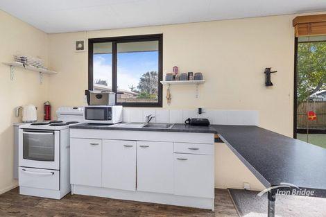 Photo of property in 8 Cameron Place, Ranui, Auckland, 0612
