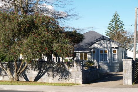 Photo of property in 2/312 Massey Road, Mangere East, Auckland, 2024