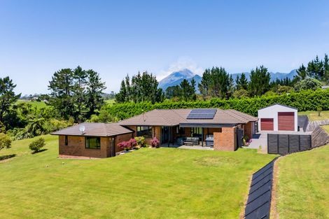 Photo of property in 1347 Carrington Road, Hurworth, New Plymouth, 4371