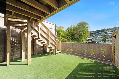 Photo of property in 1u3 Robert Street, Newlands, Wellington, 6037