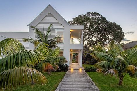 Photo of property in 6 Tiri Road, Milford, Auckland, 0620