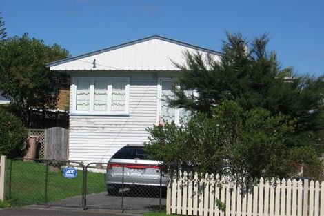 Photo of property in 8 Savoy Road, Glen Eden, Auckland, 0602