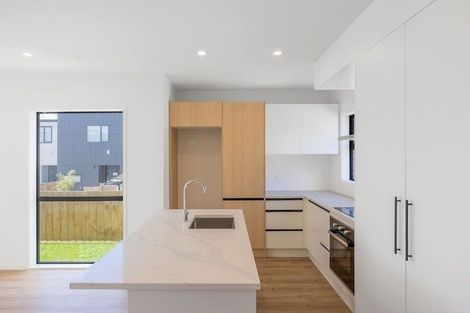 Photo of property in 21 Clay Works Lane, New Lynn, 0600
