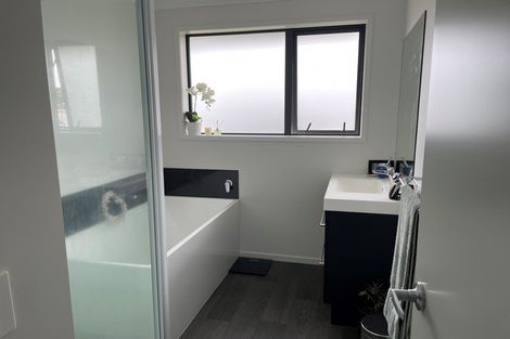 Photo of property in 14a Rosalind Street, Stratford, 4332