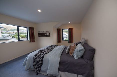 Photo of property in 33 Amesbury Drive, Churton Park, Wellington, 6037