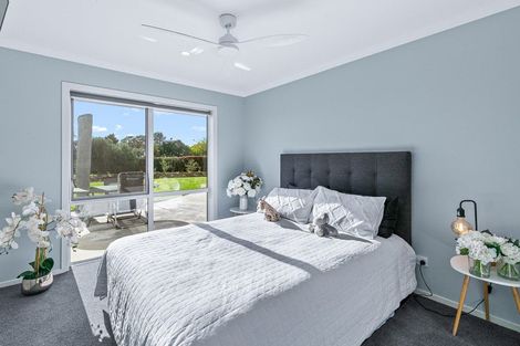 Photo of property in 76 Pohutukawa Drive, Levin, 5571